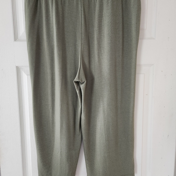 Ruby Rd. knit capris EUC - Picture 2 of 6